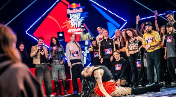 Šokis, kuris ištraukia iš blogų draugų rato ir atveda į meilę: TV3 užsuka dar nematytas kovas