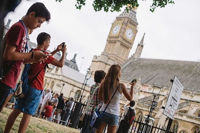 „Lietuvos tūkstantmečio vaikų“ nugalėtojo lauks mokslai ir pramogos Didžiojoje Britanijoje